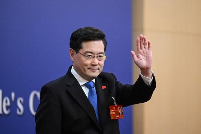 China urges Ukraine to seek political solution with Russia

