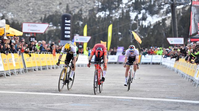 Ciccone sneaks into the fight between Evenepoel and Roglic for the Volta
