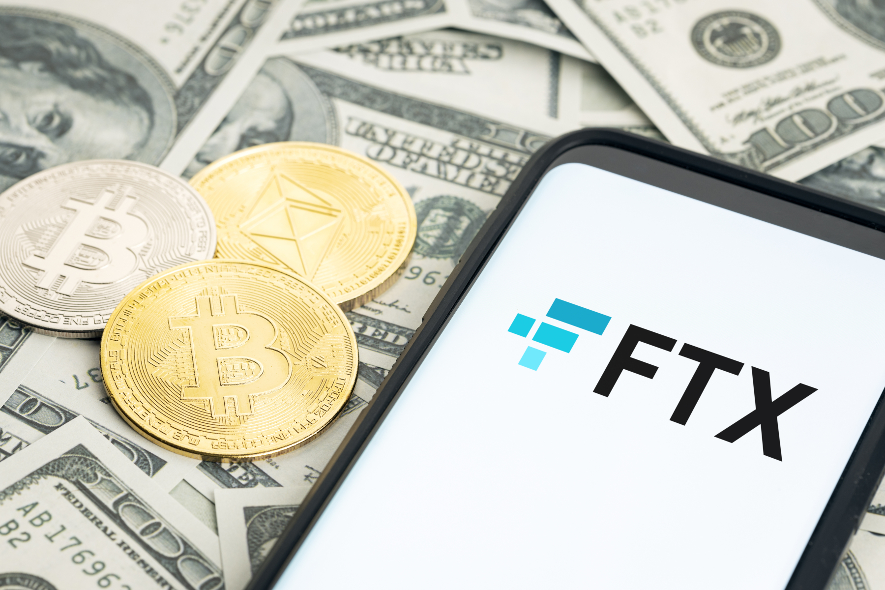 FTX-related stablecoins on the move: $145 million transferred to crypto exchanges
