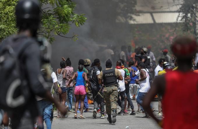Primer ministro haitiano llama a movilizar fuerzas armadas para combatir pandillas 