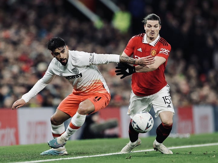 Manchester United move towards victory in the FA Cup after the League Cup, reached the quarter-finals

