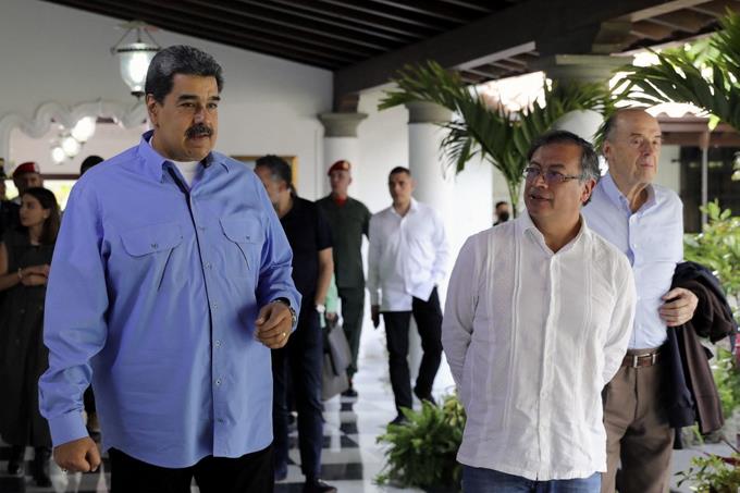 Presidentes de Venezuela y Colombia se reúnen por 4ta vez