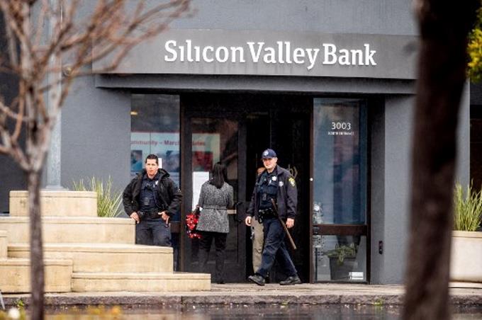 The Silicon Valley Bank debacle affects banks inside and outside the US


