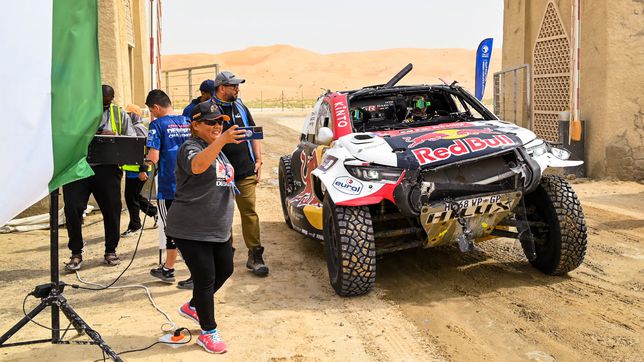 The wildest stage of Al Attiyah: accident, victory and abandonment
