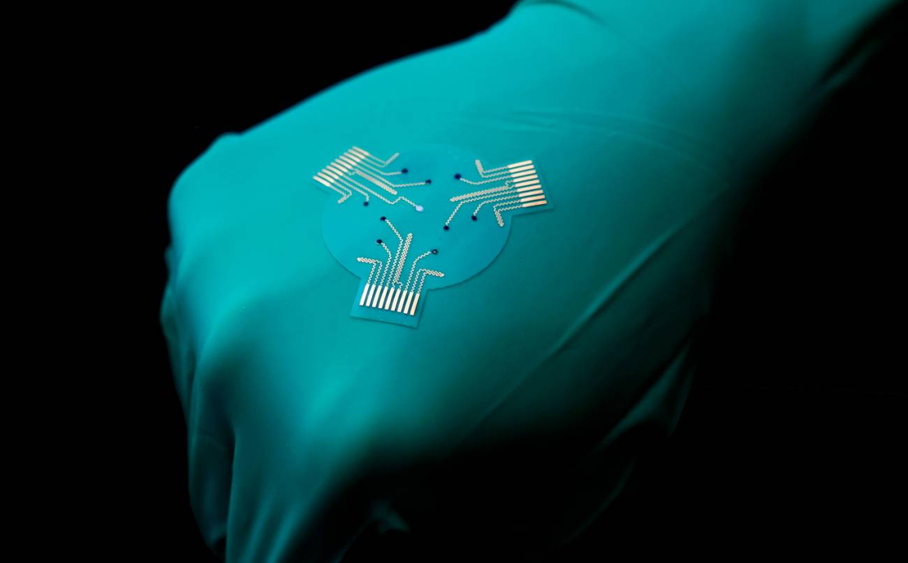 The electronic patch in a glove