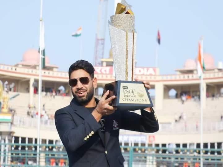 This Pakistani cricketer arrived at the Wagah border with the PSL trophy, fans on social media...

