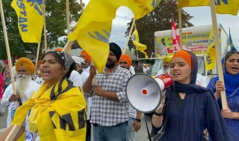 Thousands of Sikhs decided to secede from India
