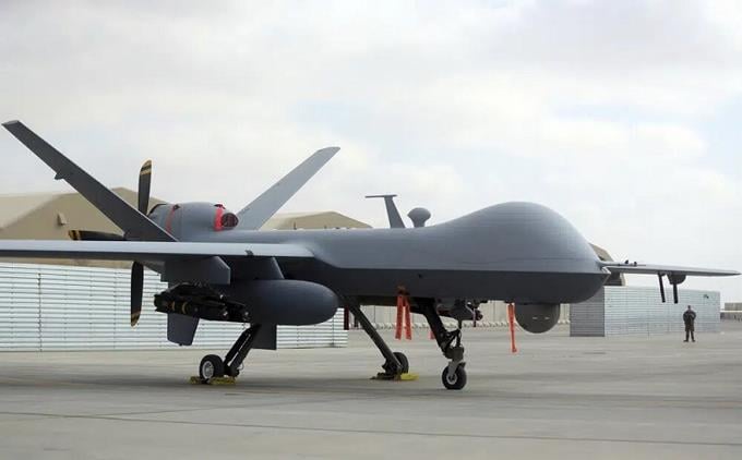 Estados Unidos dice que un avión de combate ruso golpea a un dron estadounidense sobre el Mar Negro