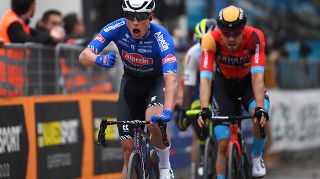Van der Poel gives victory to Philipsen in a tense finale with fans
