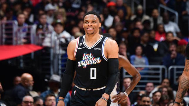 Westbrook debuts with the Clippers in a festival of points
