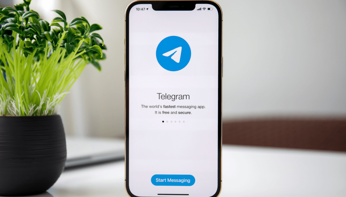 You can now send tether USDT via Telegram chat
