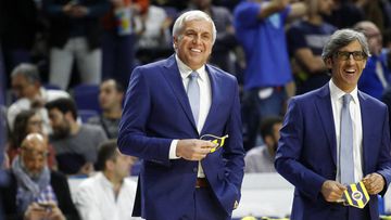 Zeljko Obradovic and Josep María Izquierdo, during their time at Turkish Fenerbahçe in a match at the Palace against Madrid in March 2017.
