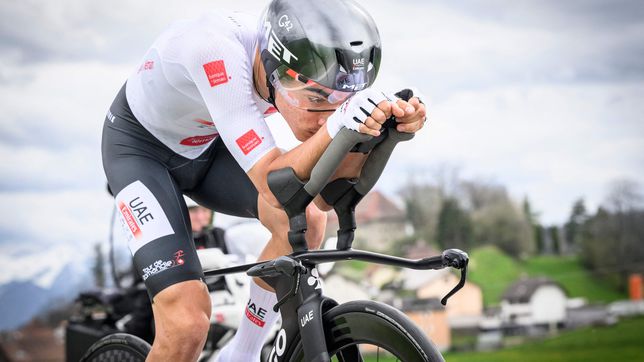 Ayuso leads in Romandía with a stellar victory in the time trial
