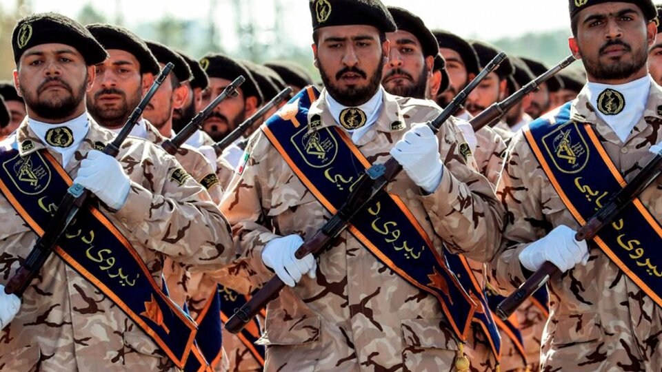 Iranian Revolutionary Guards denounced that Israel killed an officer in Syria
