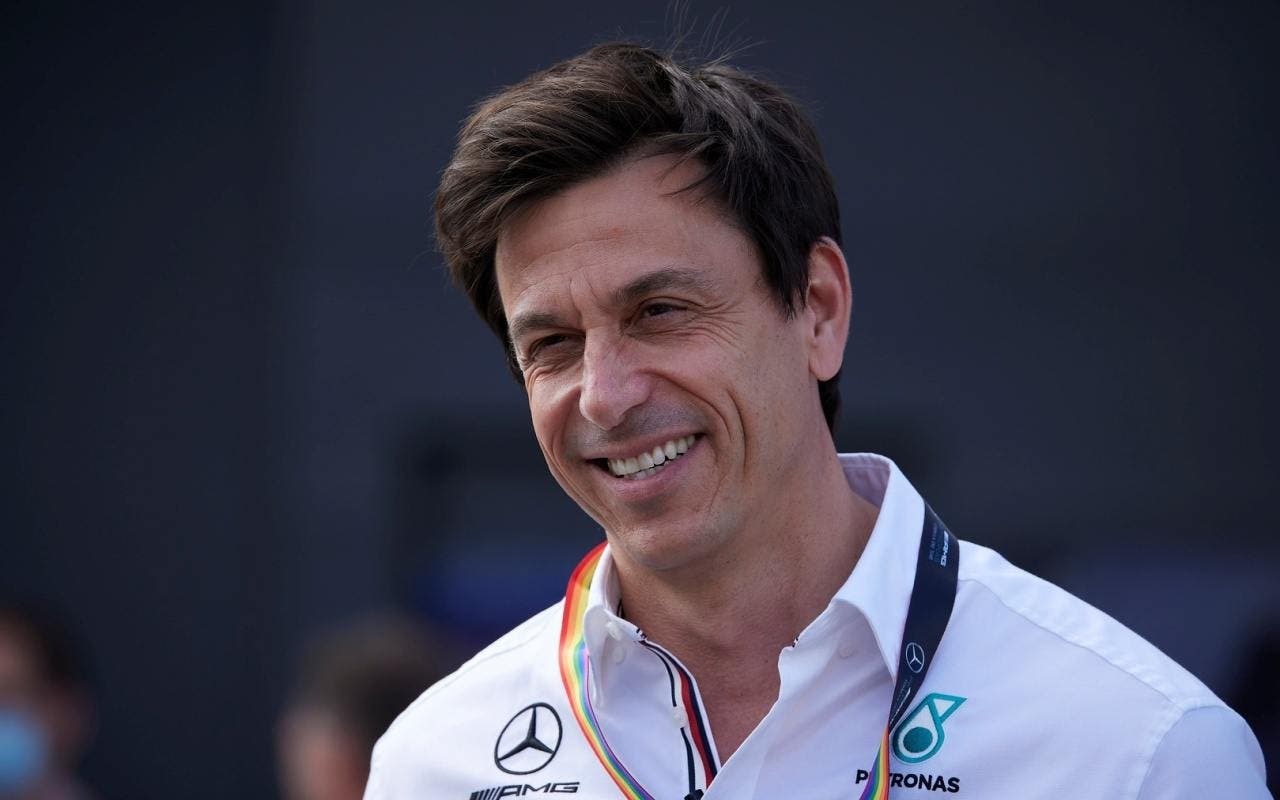 Toto Wolff starts the Mercedes F1 revolution: Hamilton or Russell can only stay one
	
