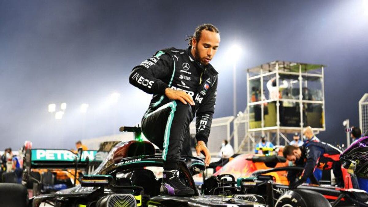 Mercedes F1 desperate to prevent Hamilton's escape to Ferrari
	
