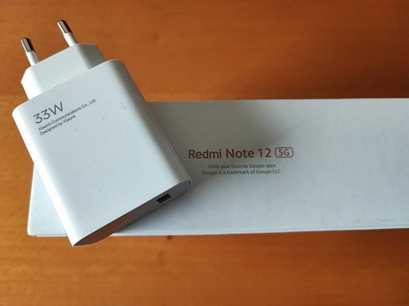 Redmi Note 12 5G charging adapter image