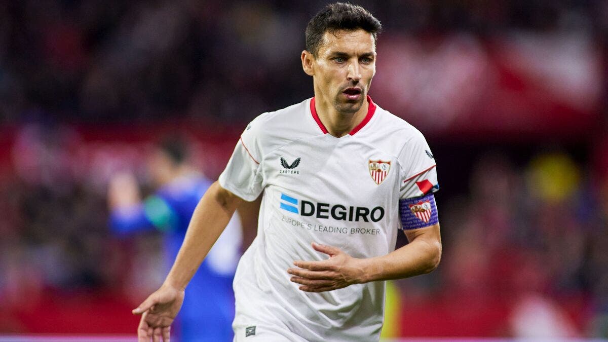 Jesús Navas leaves Sevilla FC in suspense with his retirement
	
