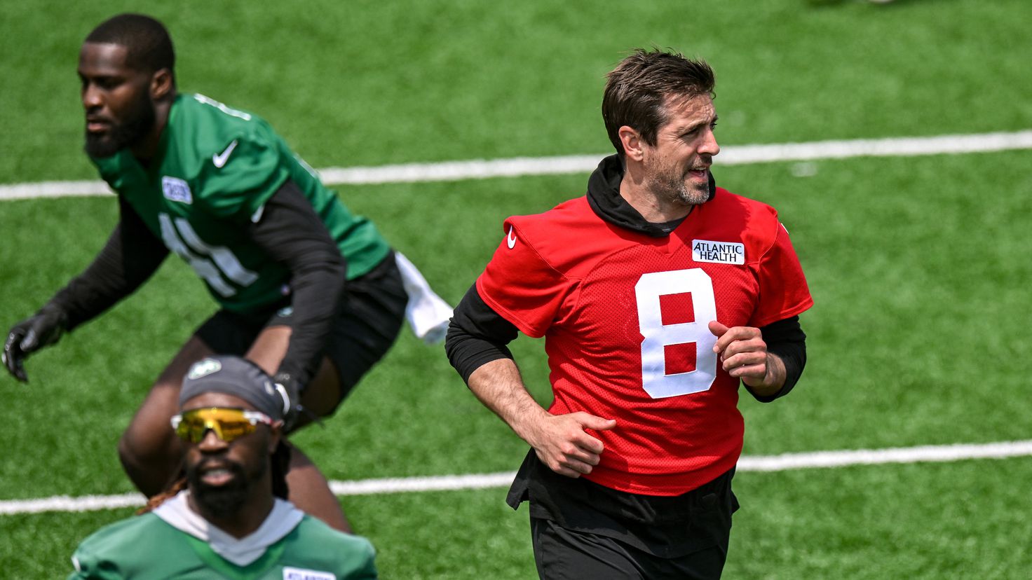 Aaron Rodgers suffers injury during New York Jets practice
