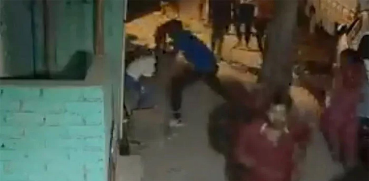Brutal murder of a girl by a boy, head crushed with knives
