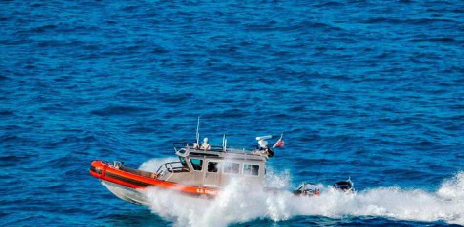 Coast Guard repatriates 96 immigrants to the Dominican Republic after trying to enter Puerto Rico
