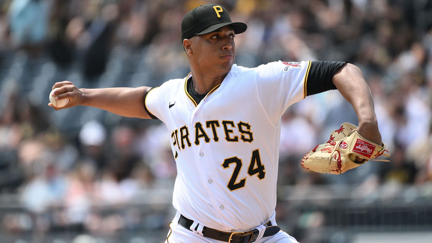 Cuban pitcher Johan Oviedo of the Pirates enters MLB history with an immaculate inning
