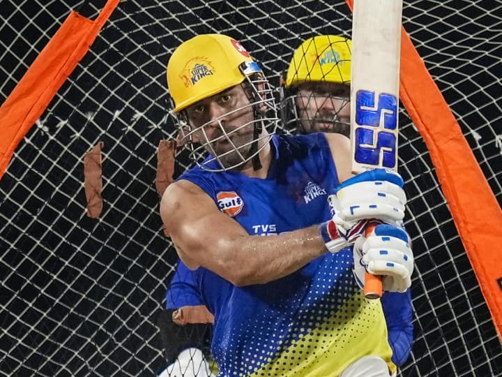 Dhoni Tightens Waist For Match Against Gujarat, Sweats A Lot On Nets, Image Goes Viral

