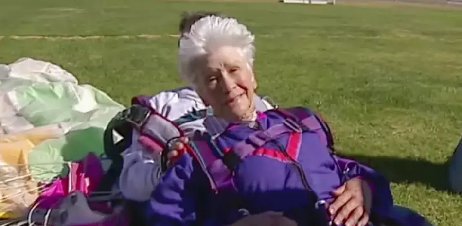 Electric shock against a 95-year-old woman
