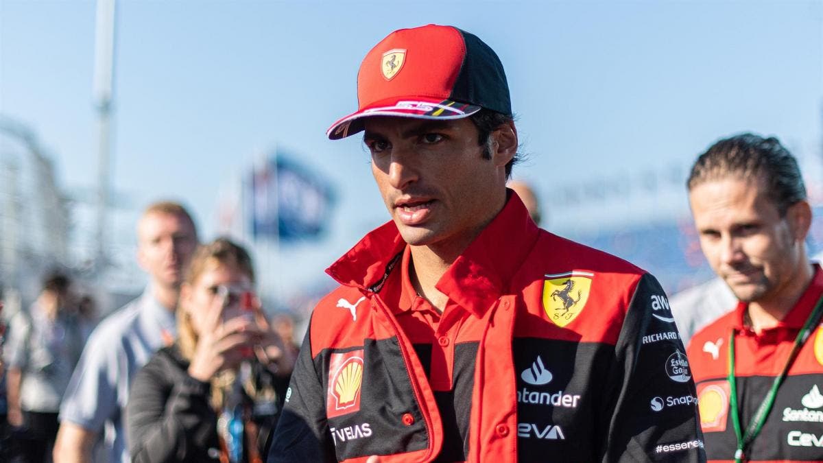 Ferrari forces Carlos Sainz to look for a team for next season
	
