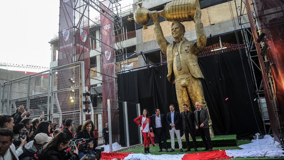 Gallardo already has his statue in the Monumental
