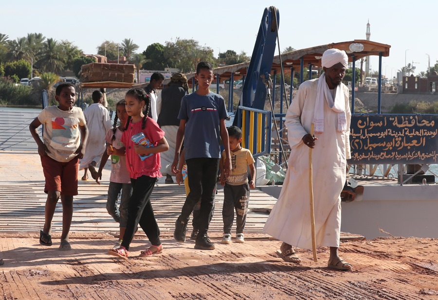 Displaced Sudanese fleeing fighting in their country,