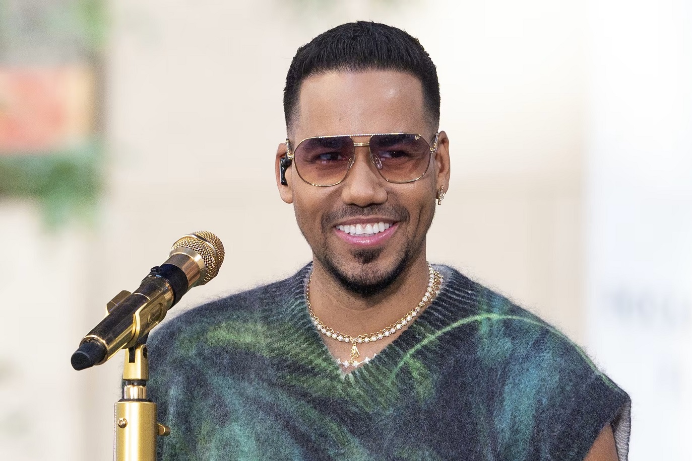 Romeo Santos became this Friday the first international artist to sell out three concerts at the Wizink Center in Madrid, Spain, in just 24 hours.