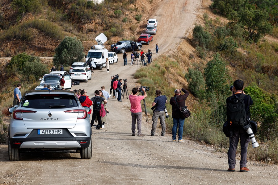 Media in the vicinity of the base camp set up by the investigation unit of the Portuguese Judicial Police in the area of ​​the Arade dam, Faro district, for the search operation for Madeleine McCann, in Silves, Portugal.