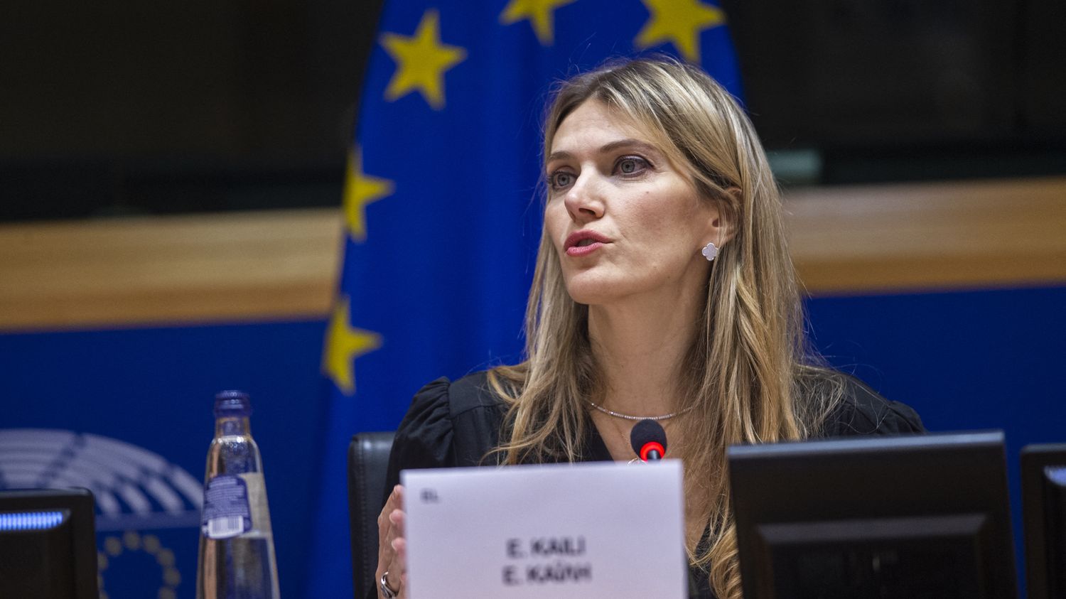 Suspicions of corruption in the European Parliament: MEP Eva Kaili authorized to remove her electronic bracelet
