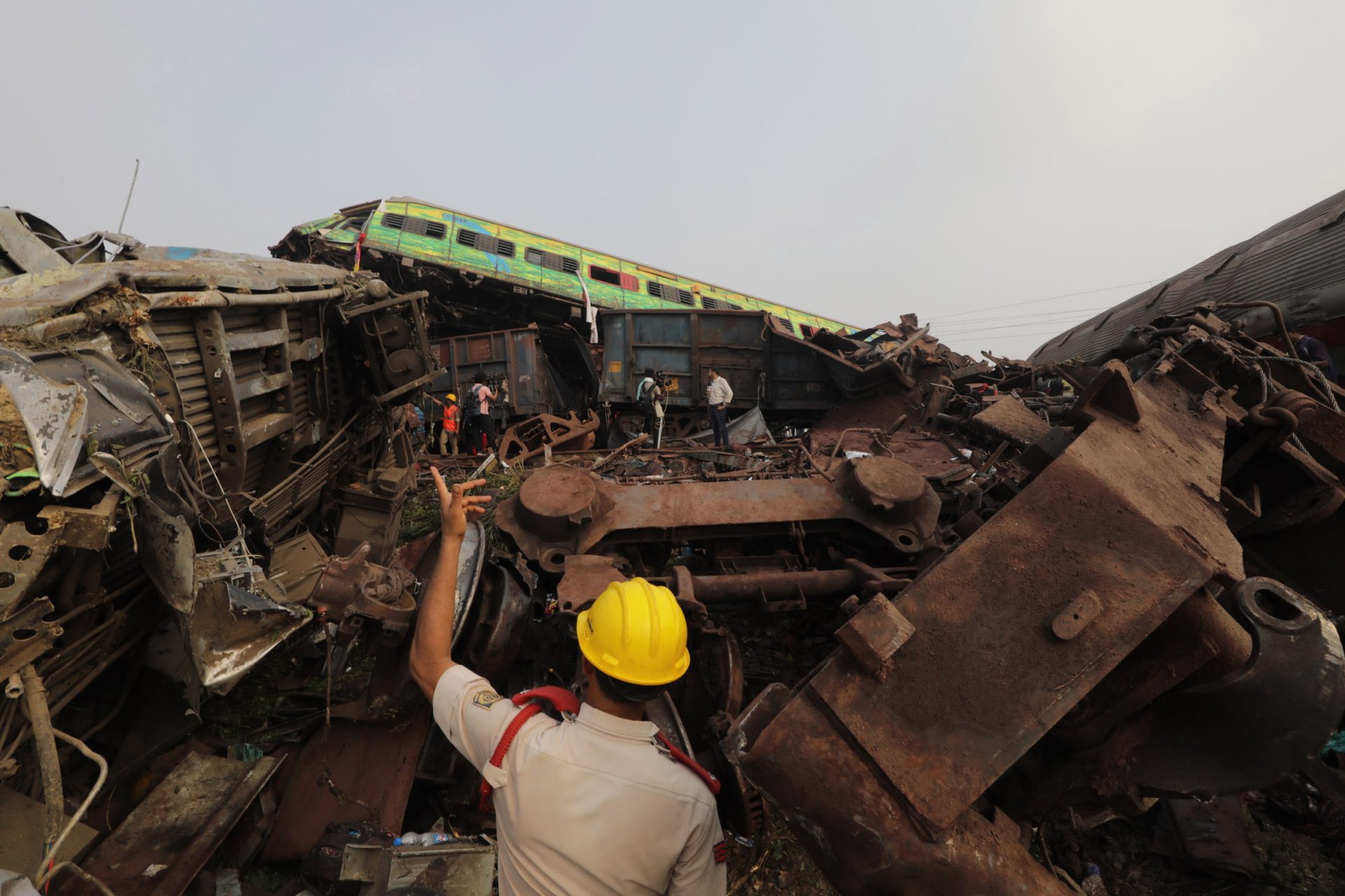 238 dead, 900 injured in train crash in India
