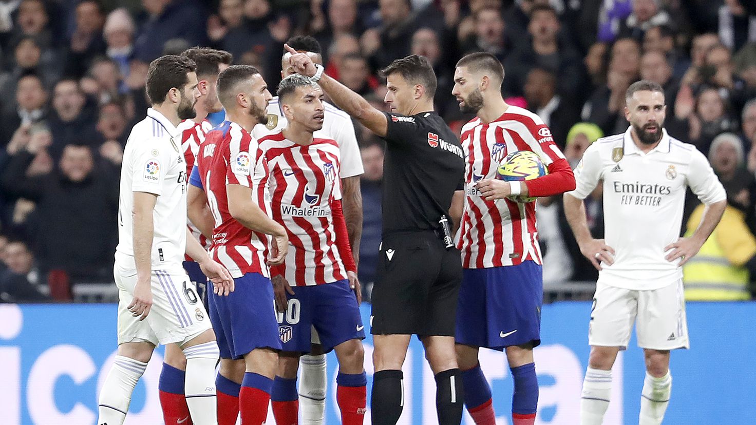 Atleti's list of grievances: derbies, Camp Nou, only one penalty in favor...
