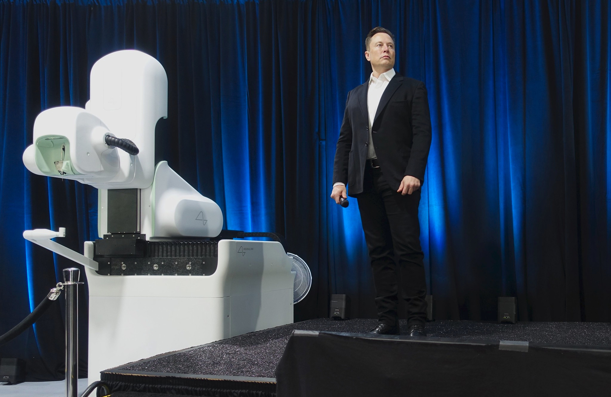Elon Musk's Neuralink Receives US Approval to Start Human Trials

