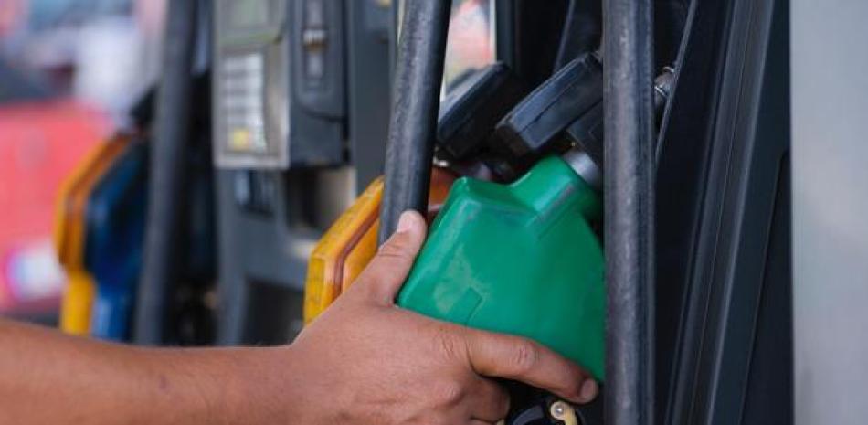 Gasoline maintains its price and natural gas rises RD$5, reports Industry and Commerce
