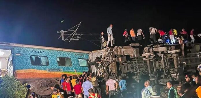 Over 200 dead, 900 injured in India passenger train derailment

