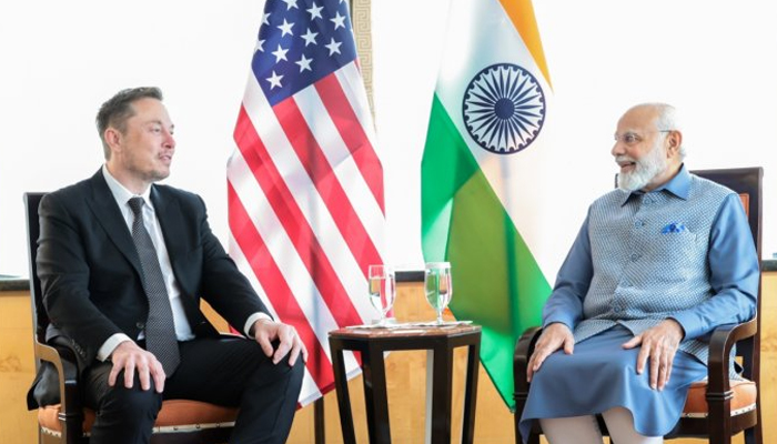 Elmon Musk in meeting with Narendra Modi.  Photo-collected