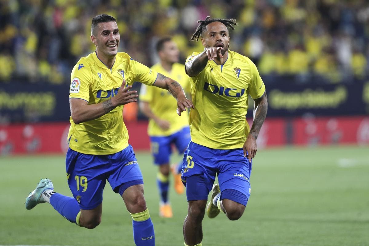 Cádiz CF opens the door to Bongonda