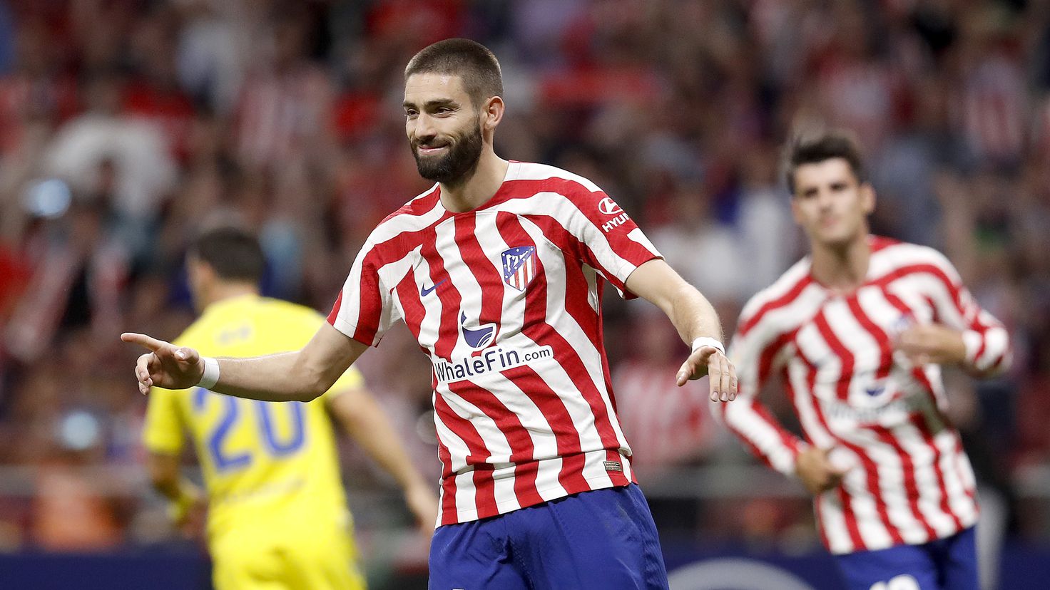 The signing of Yannick Carrasco is frozen
