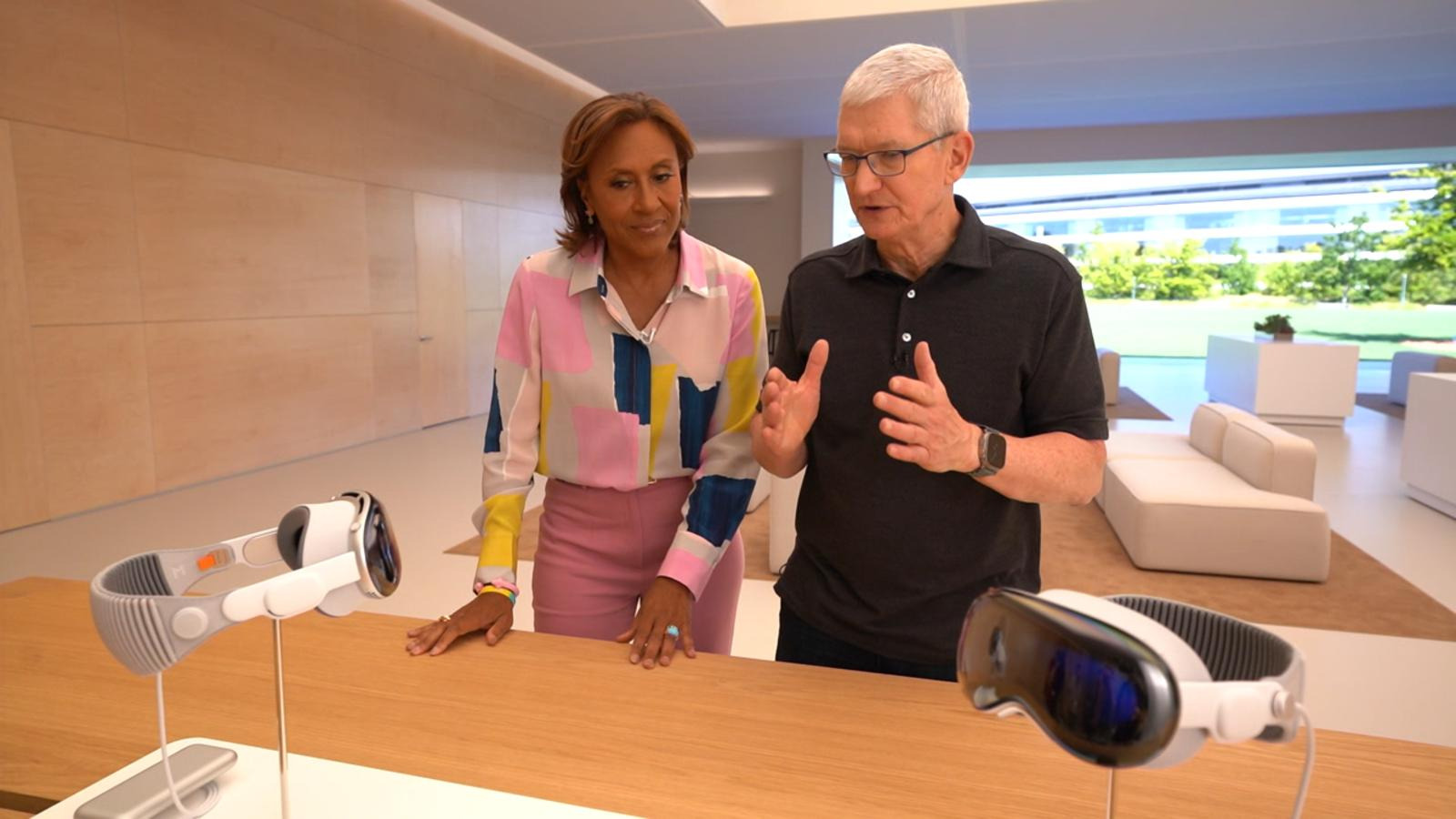 Tim Cook admits that the Vision Pro is not within everyone's reach, but the price is justified by the technology

