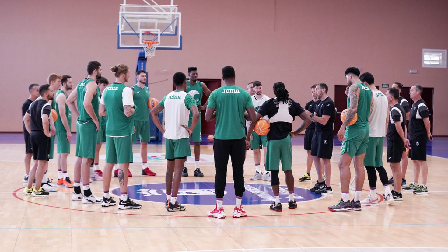 Unicaja wants to resolve and Lenovo, another revenge
