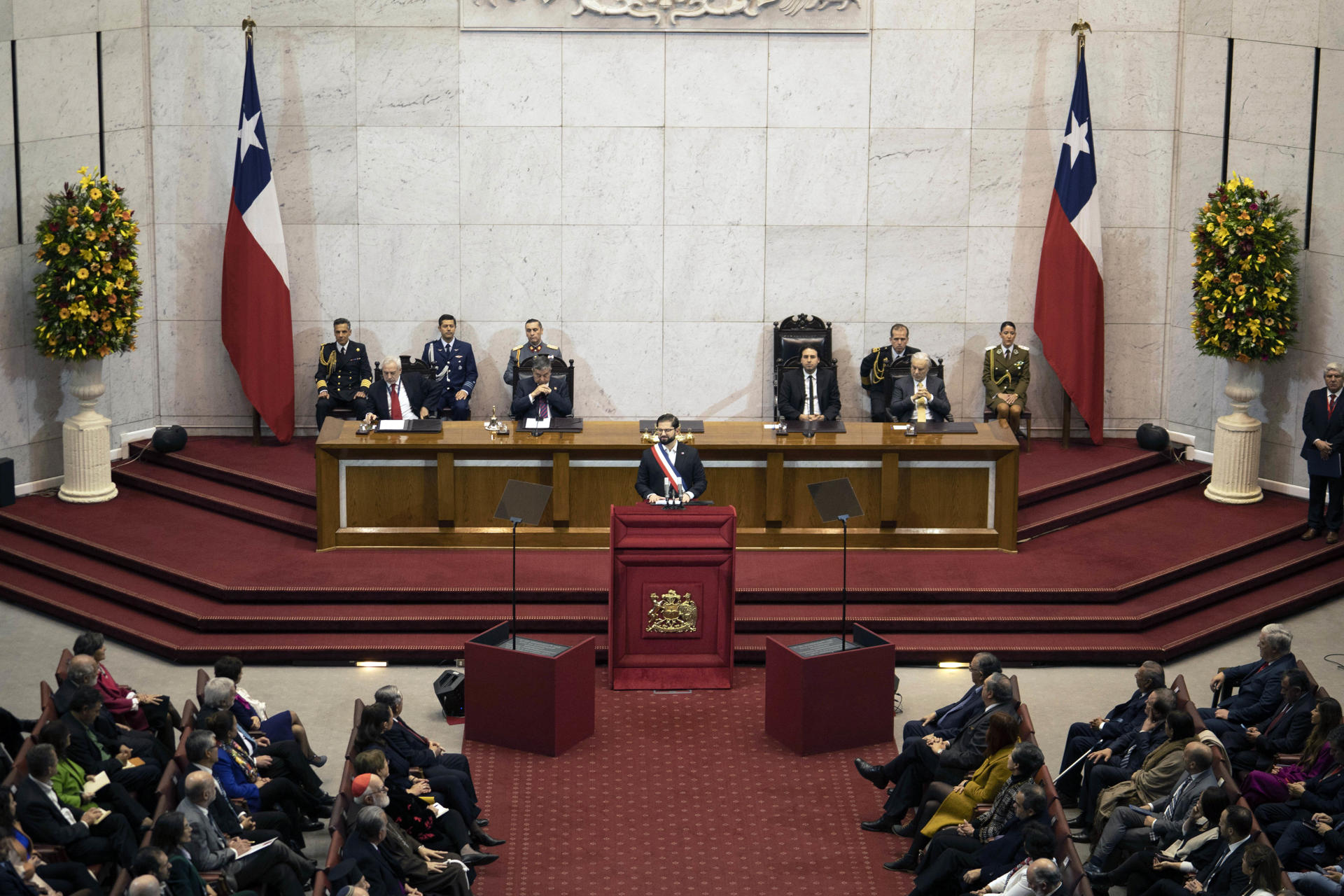 The president of Chile, Gabriel Boric (c), speaks during the presentation of his second public account today, in the National Congress, in Valparaíso (Chile).  BLAZETRENDS/Adriana Thomasa