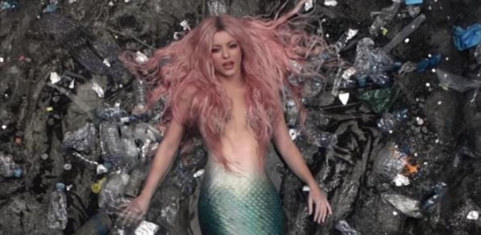 Shakira transforms into a mermaid rescued by Manuel Turizo in his new collaboration
