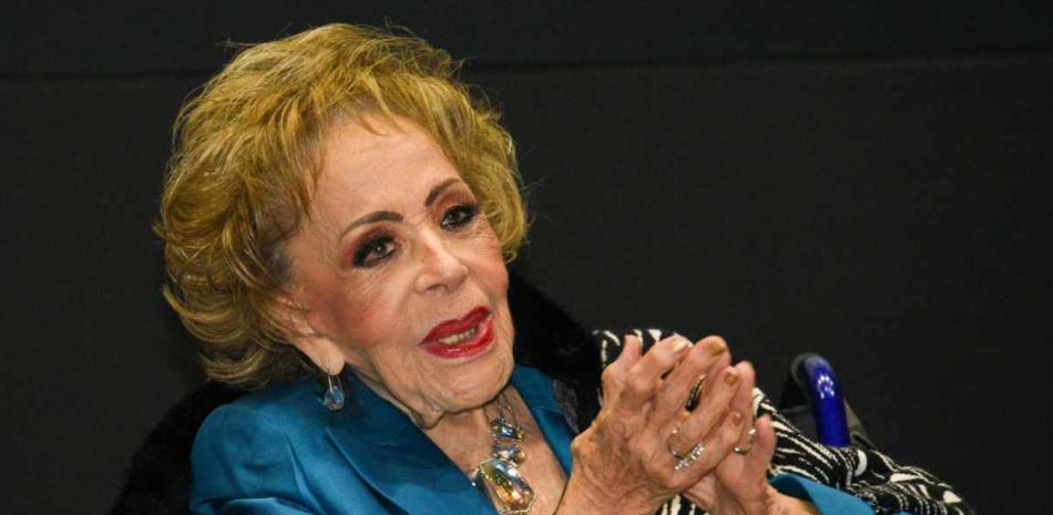 Silvia Pinal denies that she is in poor health
