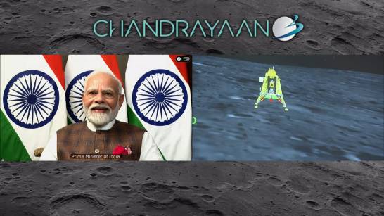 India manages to land on the south pole of the moon

