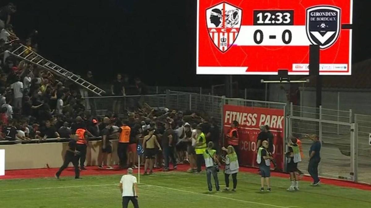 Violent clashes between ultras force Ligue 2's Ajaccio-Girondins to halt

