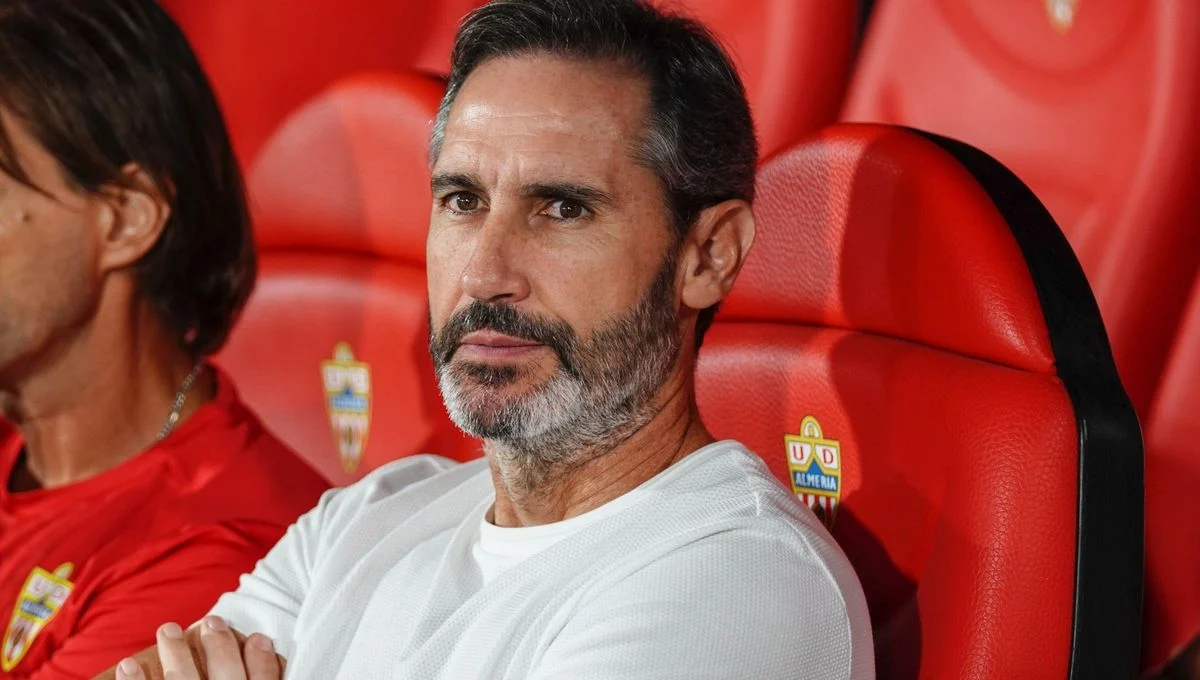 Sheikh of Almería calls on charismatic coach to release Vicente Moreno
	

